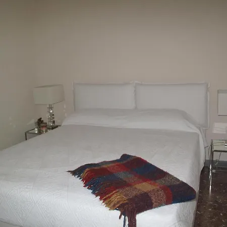 Duchi Di Castro Chic Rome